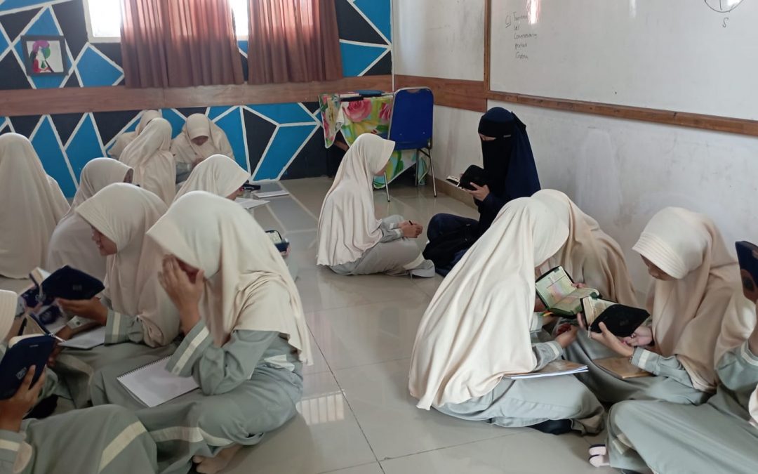Menyemai Cinta dan Kebahagiaan dalam Perjalanan Menuju Ilmu Suci